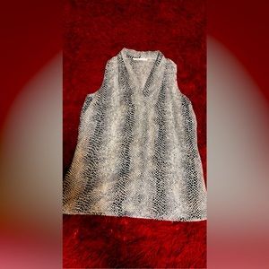 Violet + Claire sleeveless snakeskin design top, size medium